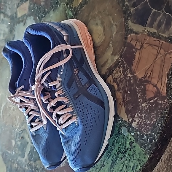 Asics size 8 gt 1000 - Picture 2 of 3